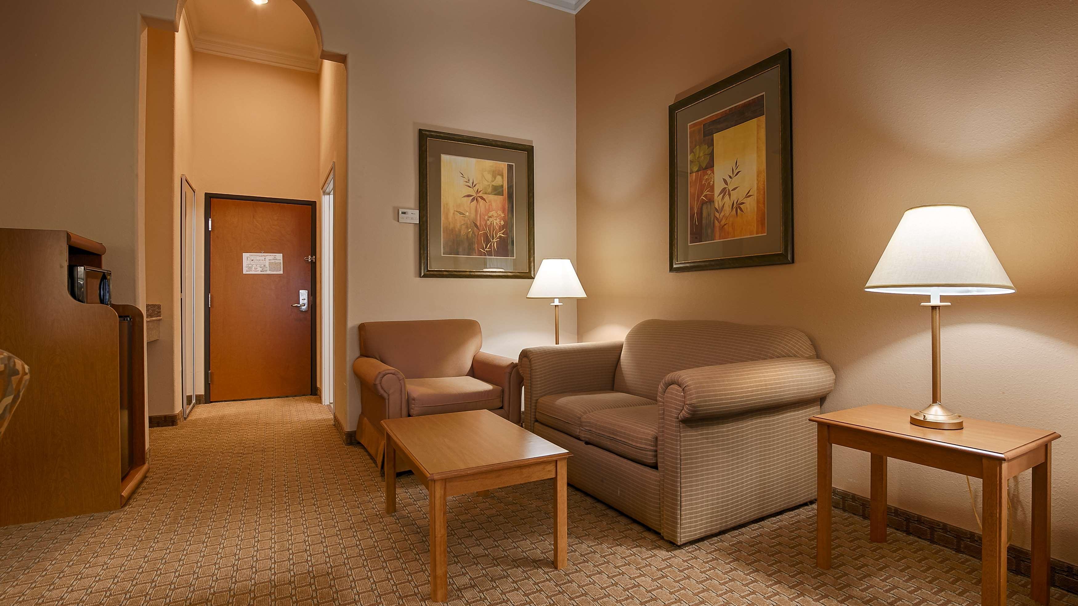 Best Western Plus New Caney Inn & Suites Exteriör bild