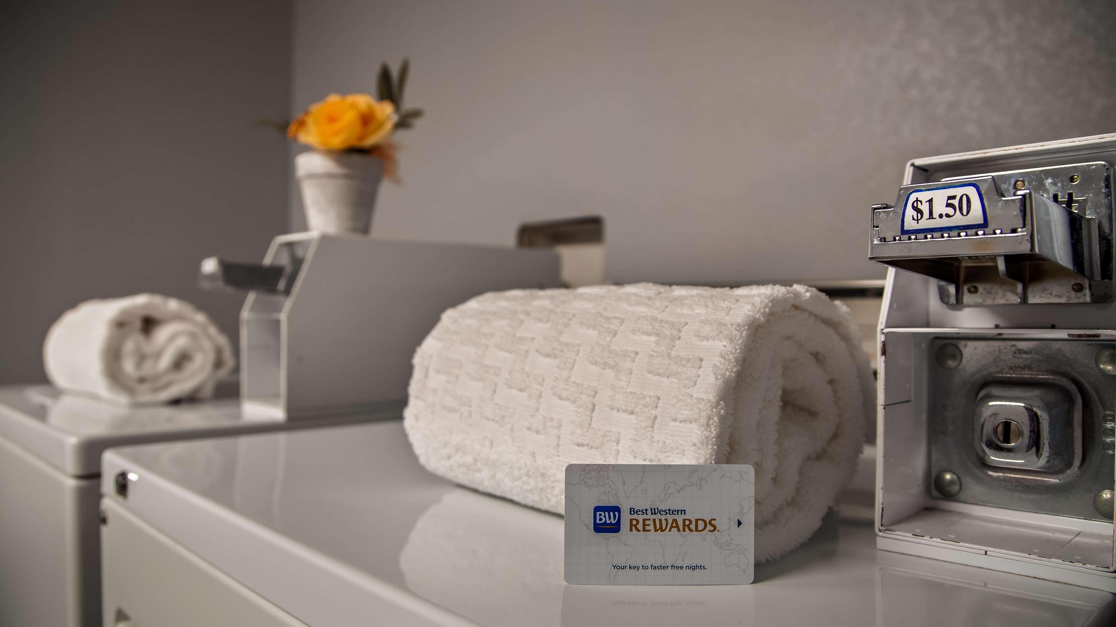 Best Western Plus New Caney Inn & Suites Exteriör bild
