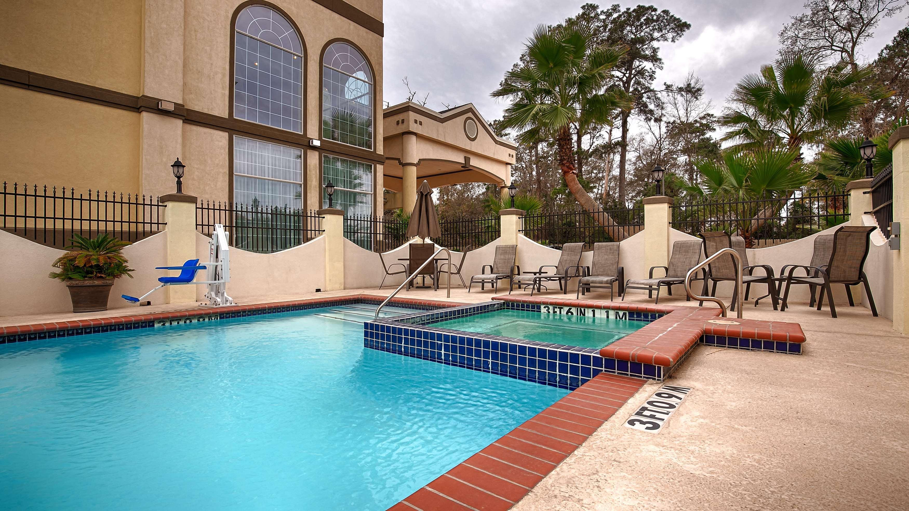 Best Western Plus New Caney Inn & Suites Exteriör bild