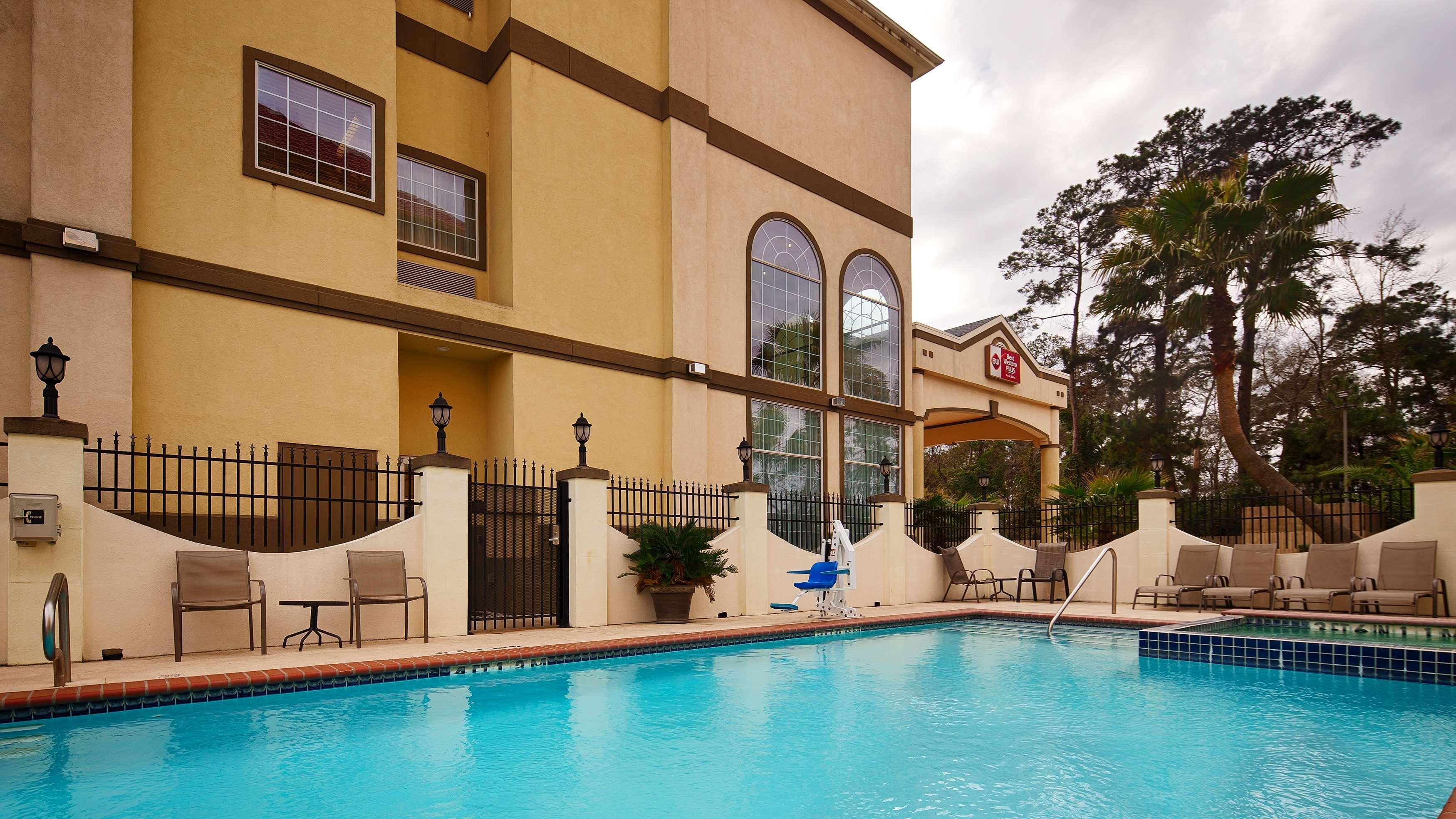 Best Western Plus New Caney Inn & Suites Exteriör bild