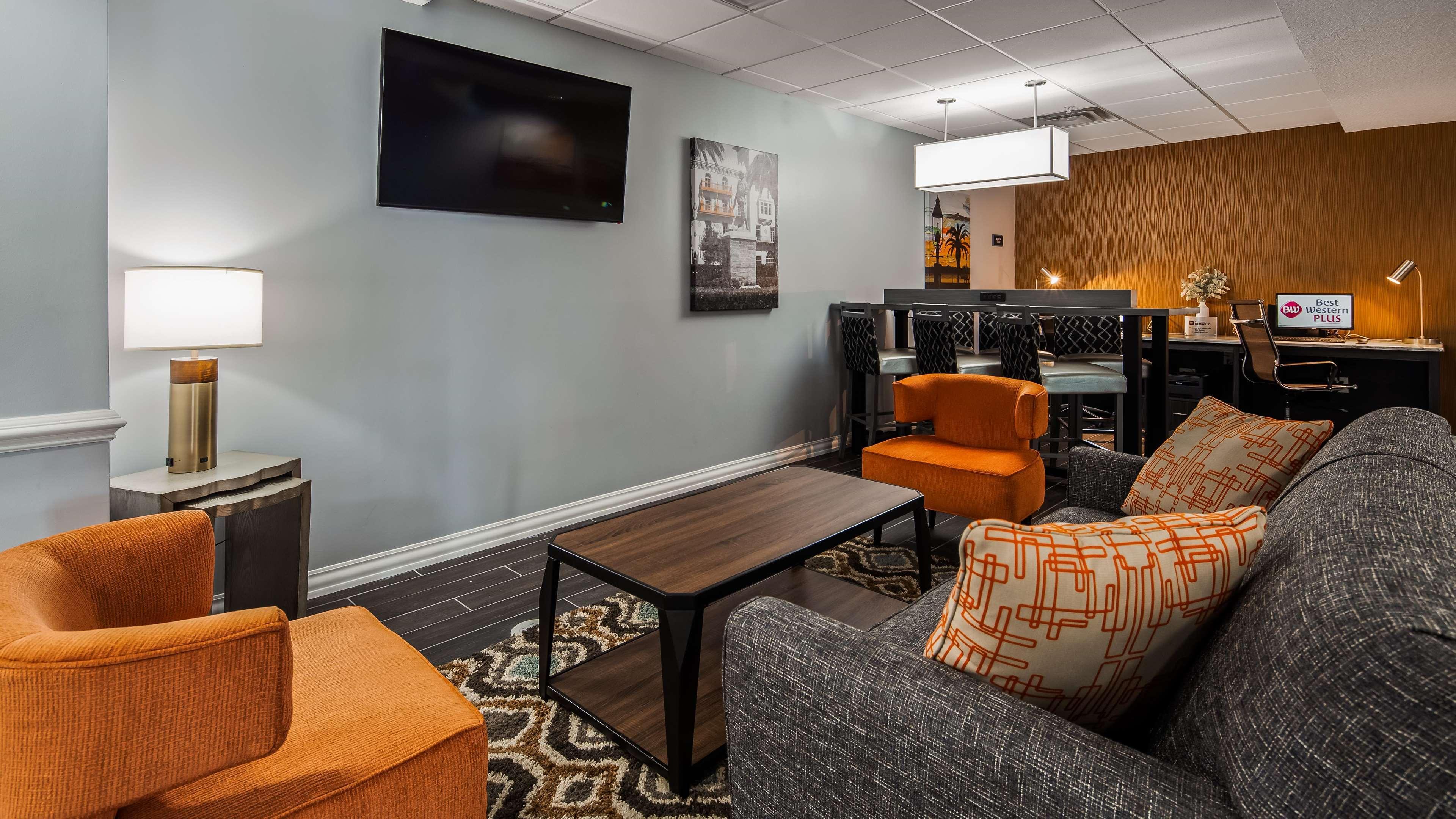 Best Western Plus New Caney Inn & Suites Exteriör bild