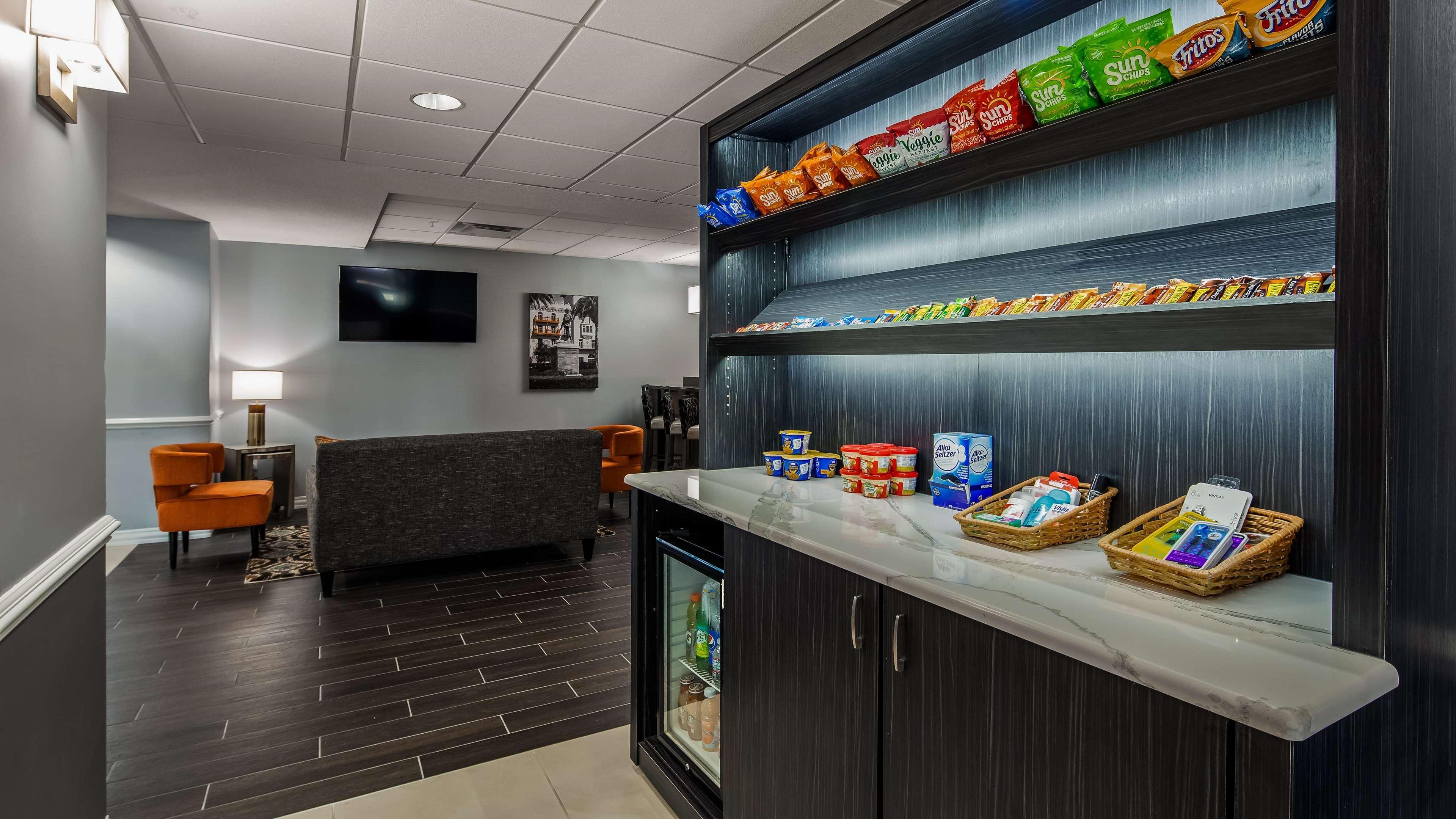 Best Western Plus New Caney Inn & Suites Exteriör bild