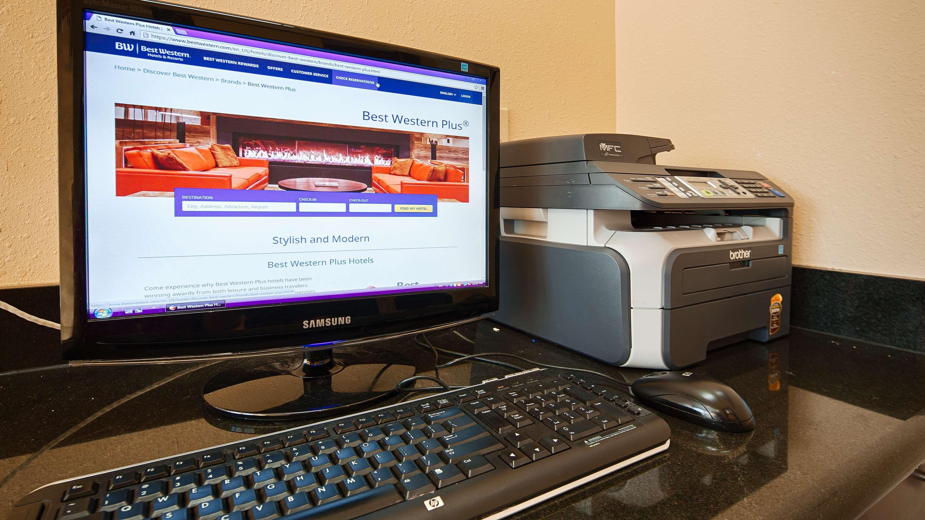 Best Western Plus New Caney Inn & Suites Exteriör bild