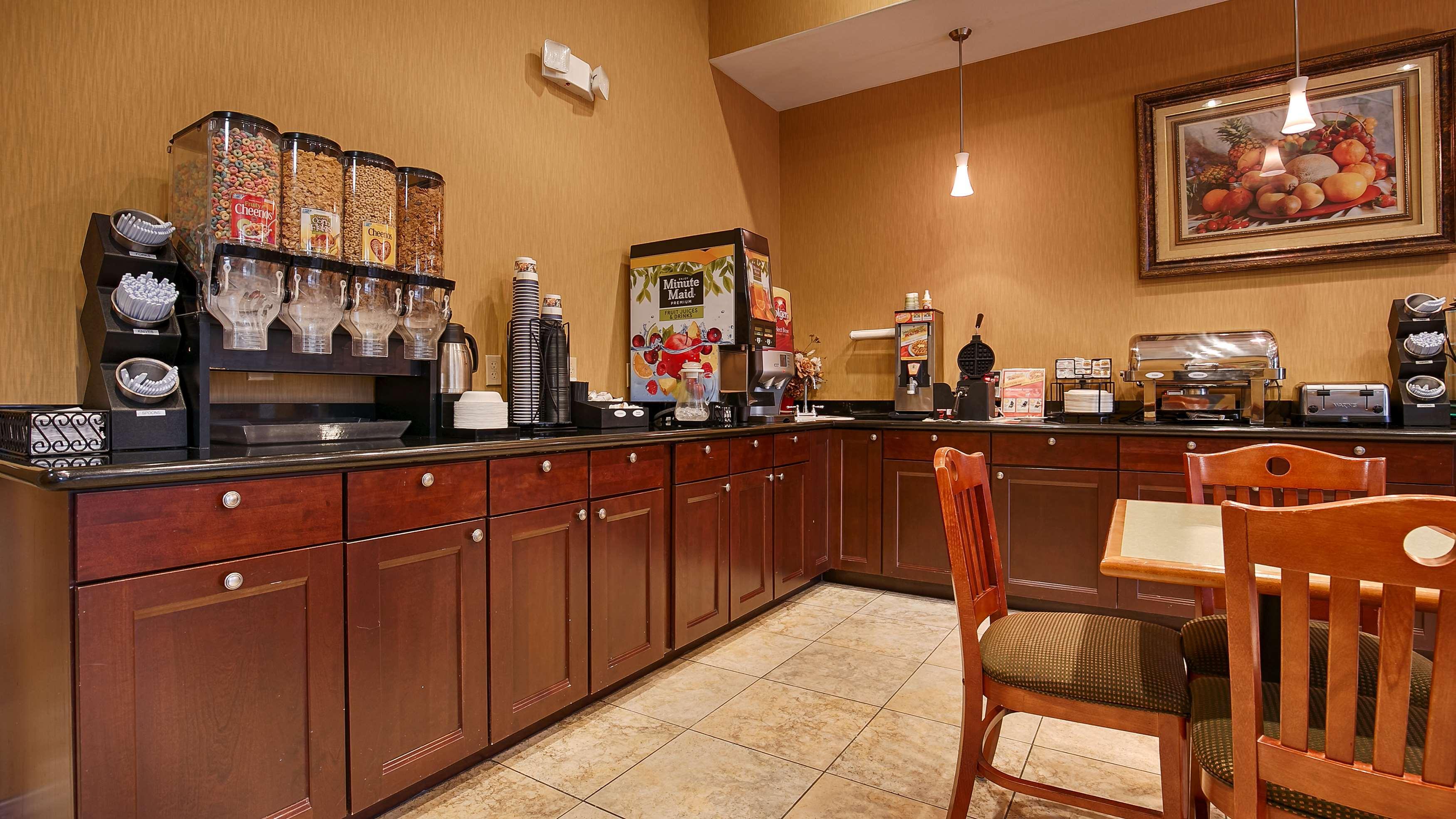 Best Western Plus New Caney Inn & Suites Exteriör bild