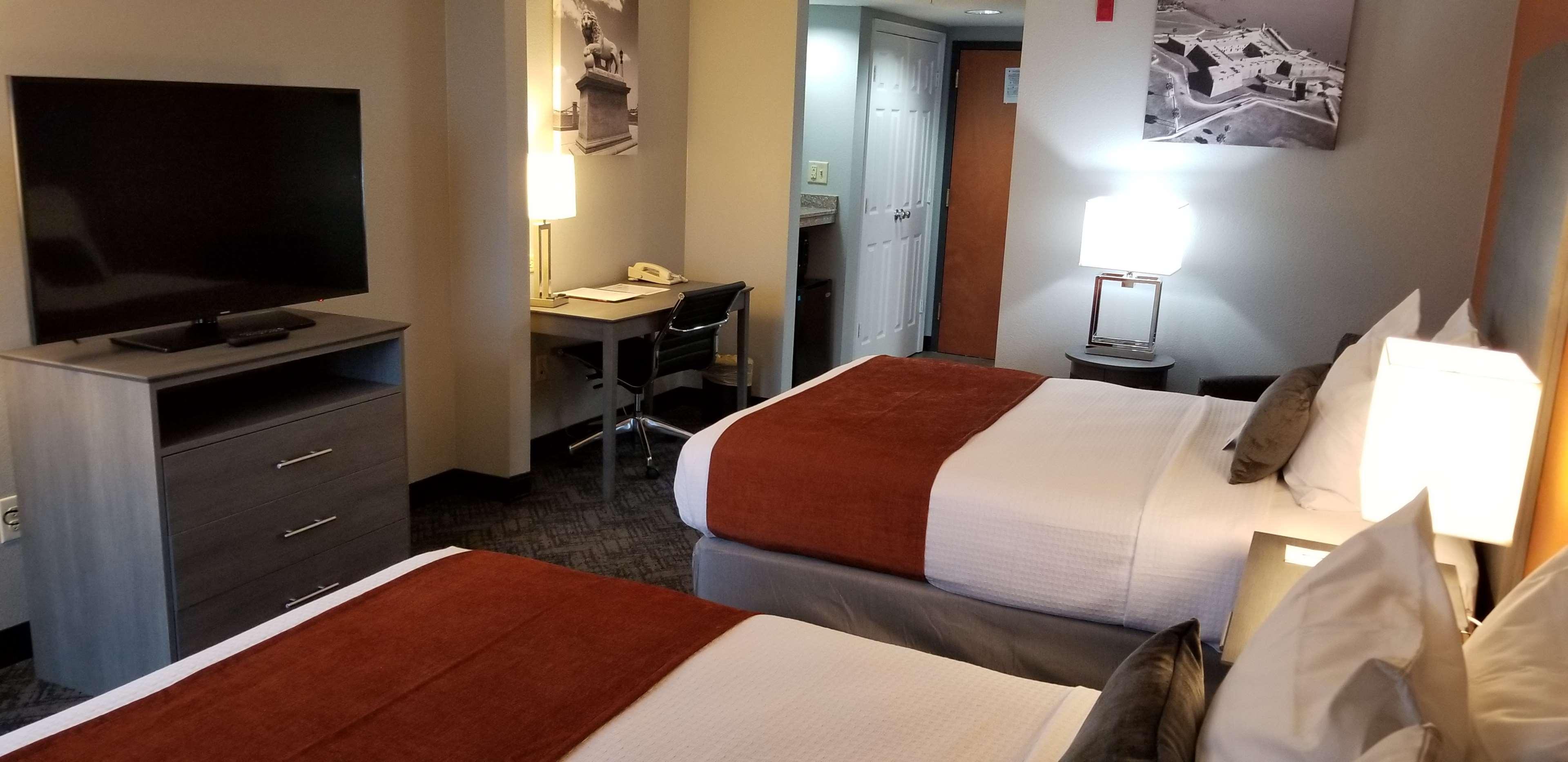 Best Western Plus New Caney Inn & Suites Exteriör bild